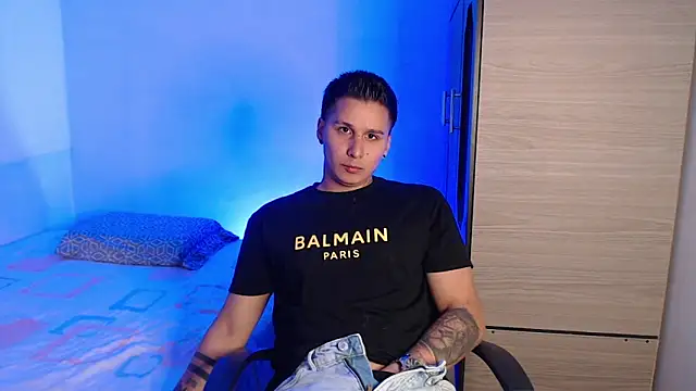 Snapshot of valentinosex1 chatting on 12.20.25 valentinosex1 online show from 12.20.25