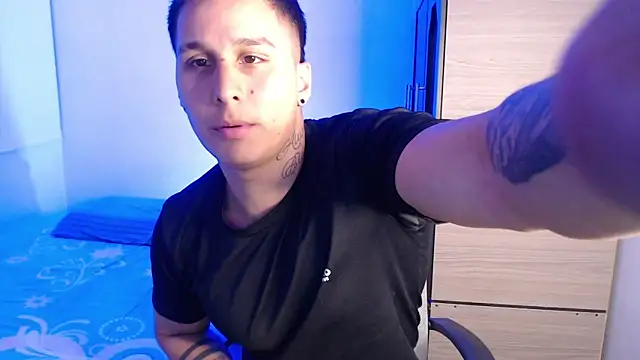 Snapshot of valentinosex1 chatting on 01.06.26 valentinosex1 online show from 01.06.26