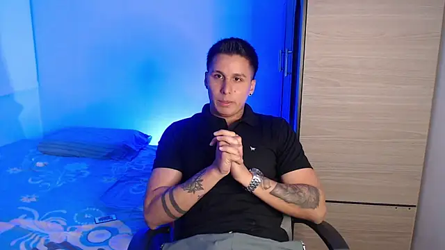 Snapshot of valentinosex1 chatting on 01.08.26 valentinosex1 online show from 01.08.26