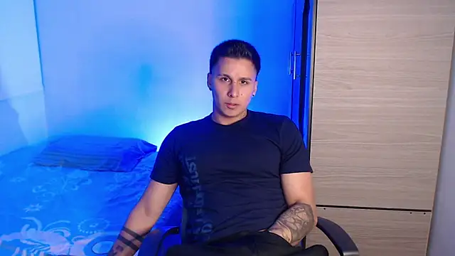 Snapshot of valentinosex1 chatting on 01.18.26 valentinosex1 online show from 01.18.26