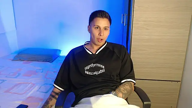 Snapshot of valentinosex1 chatting on 02.01.26 valentinosex1 online show from 02.01.26