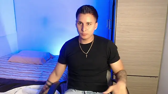 Snapshot of valentinosex1 chatting on 02.13.26 valentinosex1 online show from 02.13.26