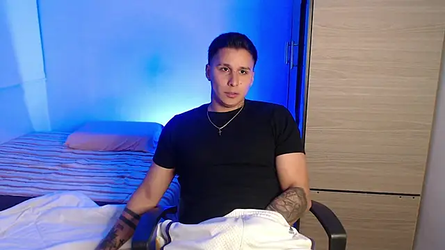 Snapshot of valentinosex1 chatting on 02.16.26 valentinosex1 online show from 02.16.26