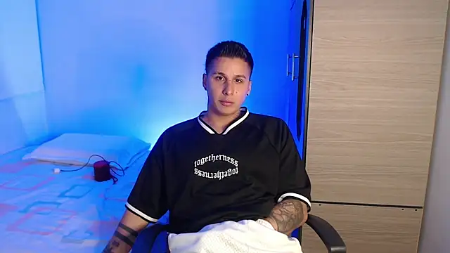 Snapshot of valentinosex1 chatting on 03.14.26 valentinosex1 online show from 03.14.26