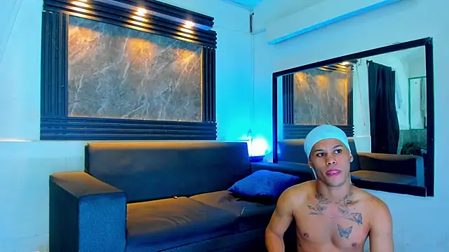 Snapshot of Rick_big chatting on 10.10.25 Rick big online show from 10.10.25