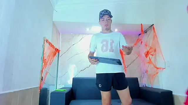 Snapshot of Rick_big chatting on 10.28.25 Rick big online show from 10.28.25