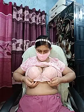 Snapshot of Cute_Faria chatting on 06.18.26 Cute Faria online show from 06.18.26