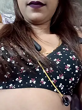 Snapshot of payalsharma95 chatting on 09.24.25 payalsharma95 online show from 09.24.25