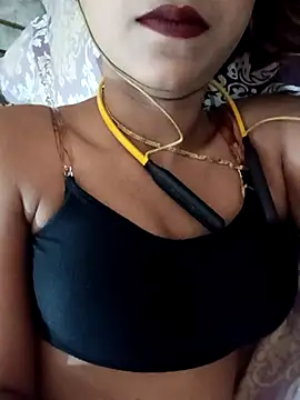 Snapshot of payalsharma95 chatting on 10.31.25 payalsharma95 online show from 10.31.25