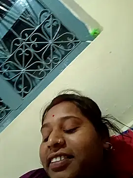 Snapshot of Hot_crety chatting on 10.11.25 Hot crety online show from 10.11.25