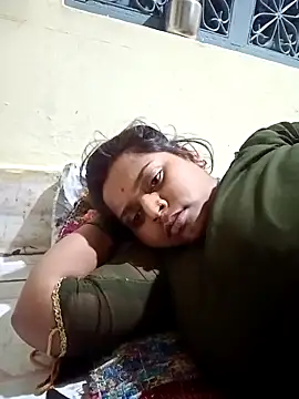 Snapshot of Hot_crety chatting on 10.11.25 Hot crety online show from 10.11.25