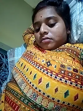 Snapshot of Hot_crety chatting on 11.04.25 Hot crety online show from 11.04.25