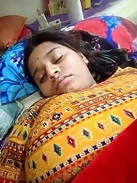 Snapshot of Hot_crety chatting on 11.08.25 Hot crety online show from 11.08.25