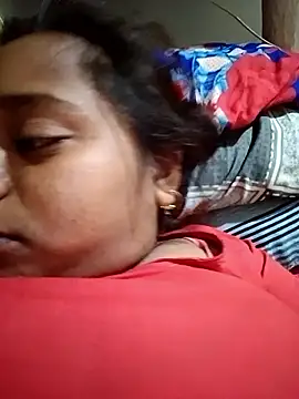 Snapshot of Hot_crety chatting on 11.18.25 Hot crety online show from 11.18.25