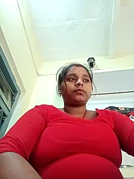 Snapshot of Hot_crety chatting on 11.26.25 Hot crety online show from 11.26.25