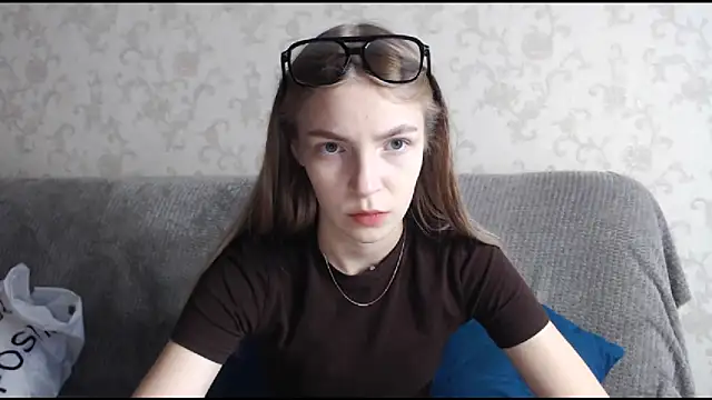 HitGyrl online show from 10.25.25