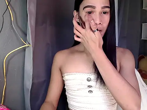 Snapshot of urseductivebarbie_xx chatting on 10.03.25 urseductivebarbie xx online show from 10.03.25