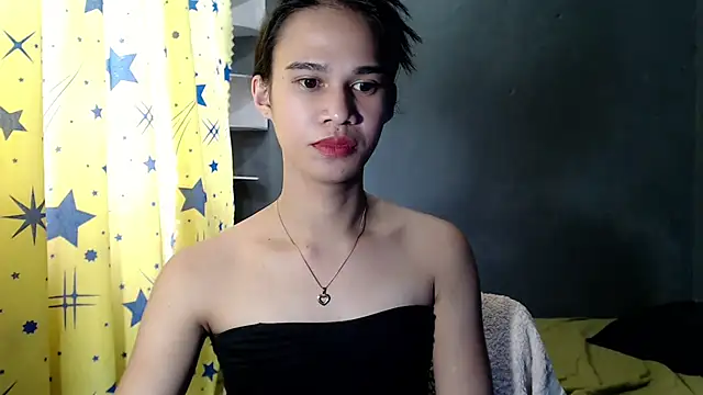 Snapshot of urseductivebarbie_xx chatting on 11.15.25 urseductivebarbie xx online show from 11.15.25