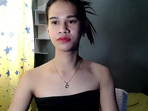 Snapshot of urseductivebarbie_xx chatting on 11.17.25 urseductivebarbie xx online show from 11.17.25