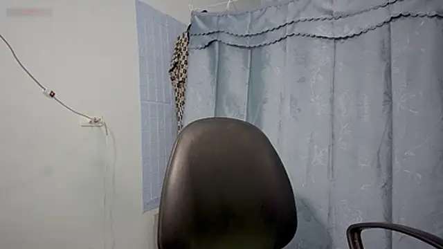 Snapshot of _Sara_768 chatting on 10.12.25 Sara 768 online show from 10.12.25