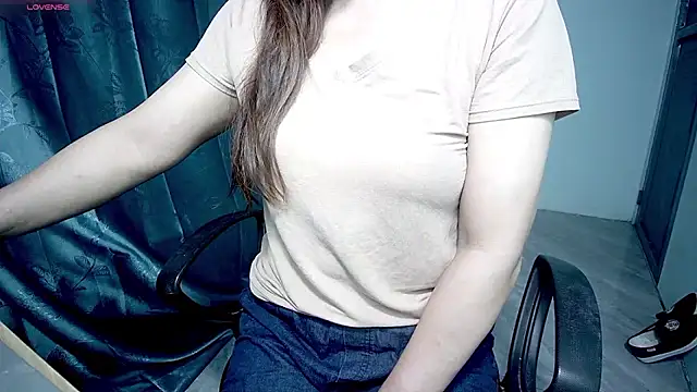 Snapshot of _Sara_768 chatting on 10.30.25 Sara 768 online show from 10.30.25