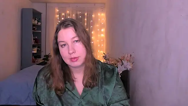 Snapshot of NancySanders chatting on 12.14.25 NancySanders online show from 12.14.25