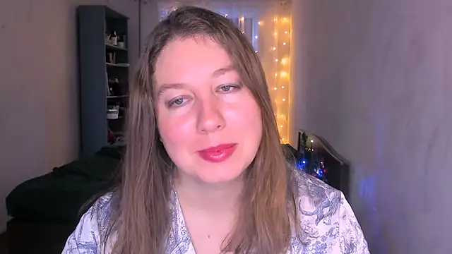 Snapshot of NancySanders chatting on 12.23.25 NancySanders online show from 12.23.25