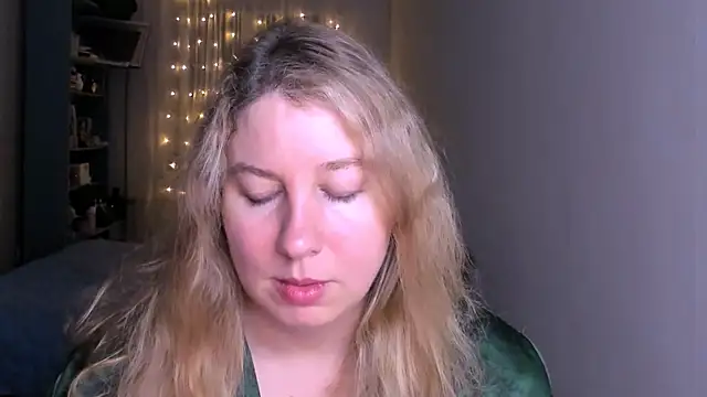 Snapshot of NancySanders chatting on 04.04.26 NancySanders online show from 04.04.26