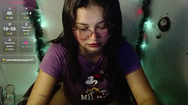 Snapshot of nice_oussy chatting on 12.16.25 nice oussy online show from 12.16.25