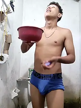 Snapshot of MattBroddy chatting on 09.21.25 MattBroddy online show from 09.21.25