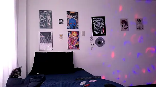 Snapshot of plutonbluemooon333 chatting on 12.17.25 plutonbluemooon333 online show from 12.17.25