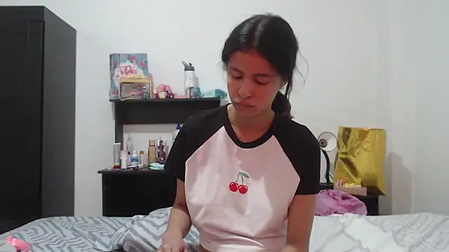 nathaly jones  online show from 06.03.26