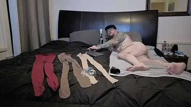 pantyhoselover54 online show from 11.25.25