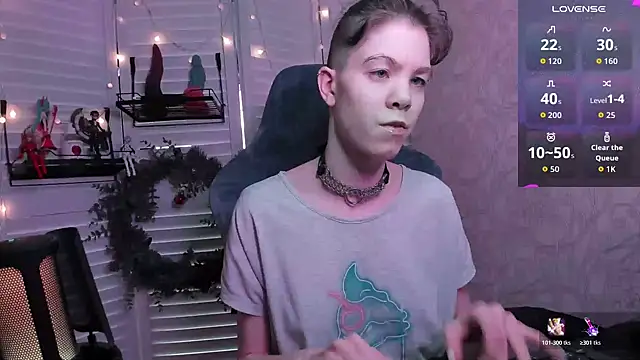 Snapshot of aestheticbeing chatting on 12.14.25 aestheticbeing online show from 12.14.25