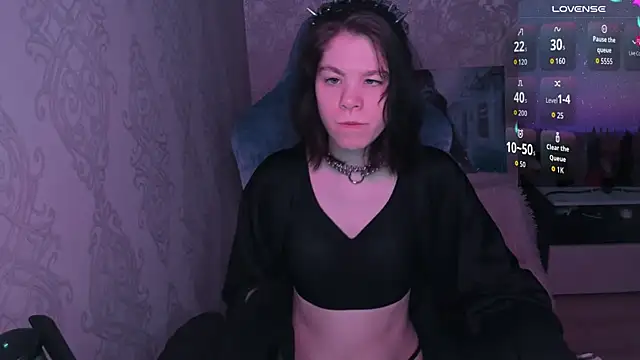 aestheticbeing online show from 04.04.26