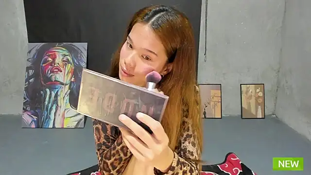 Colette Thompson online show from 10.21.25