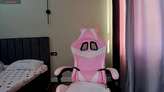 obokozu mai online show from 10.10.25