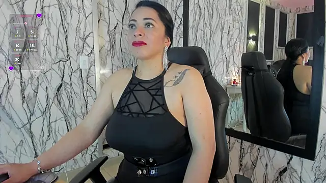 Snapshot of adelinemoretti chatting on 07.29.26 adelinemoretti online show from 07.29.26