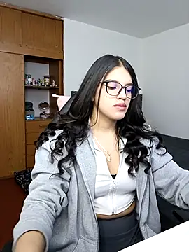 Snapshot of asumi_18 chatting on 09.11.25 asumi 18 online show from 09.11.25