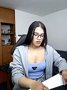 Snapshot of asumi_18 chatting on 09.24.25 asumi 18 online show from 09.24.25