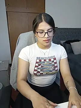 Snapshot of asumi_18 chatting on 12.05.25 asumi 18 online show from 12.05.25