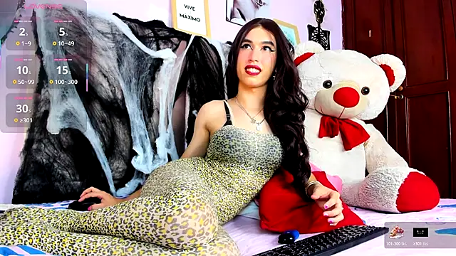 Snapshot of ashley_moss chatting on 10.22.25 ashley moss online show from 10.22.25