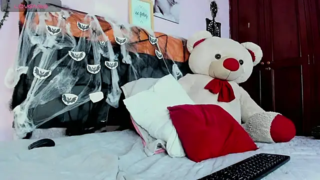 Snapshot of ashley_moss chatting on 11.01.25 ashley moss online show from 11.01.25