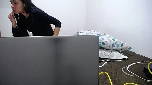 Snapshot of Candy_Grey28 chatting on 10.31.25 Candy Grey28 online show from 10.31.25