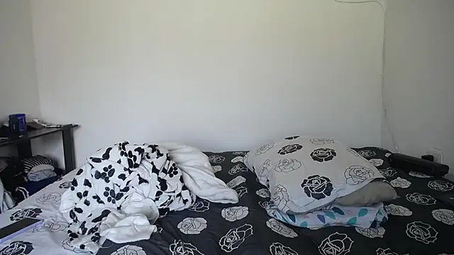 Snapshot of Candy_Grey28 chatting on 11.11.25 Candy Grey28 online show from 11.11.25