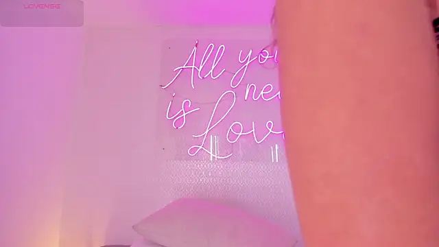 aleksandramiller  online show from 11.12.25