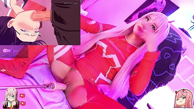 Snapshot of Kira-- chatting on 11.06.25 Kira-- online show from 11.06.25