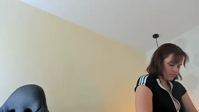 GIANAMILLER6 online show from 06.27.26
