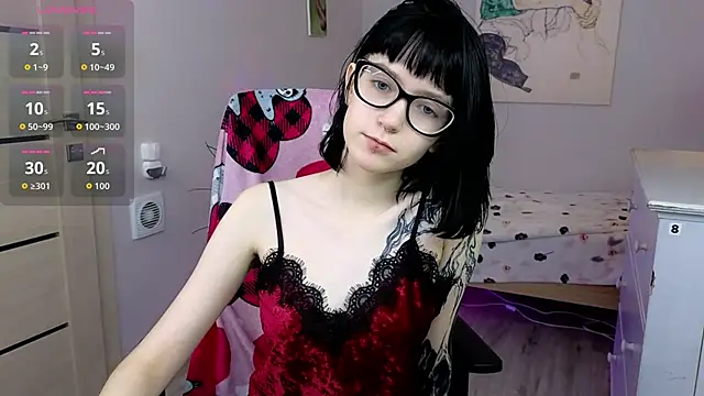 HazelTompson online show from 10.03.25