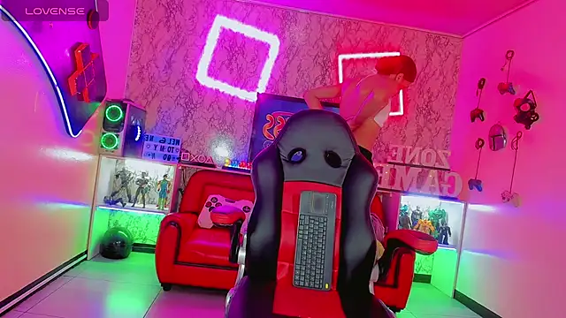 Snapshot of Madison_Mujica chatting on 09.24.25 Madison Mujica online show from 09.24.25